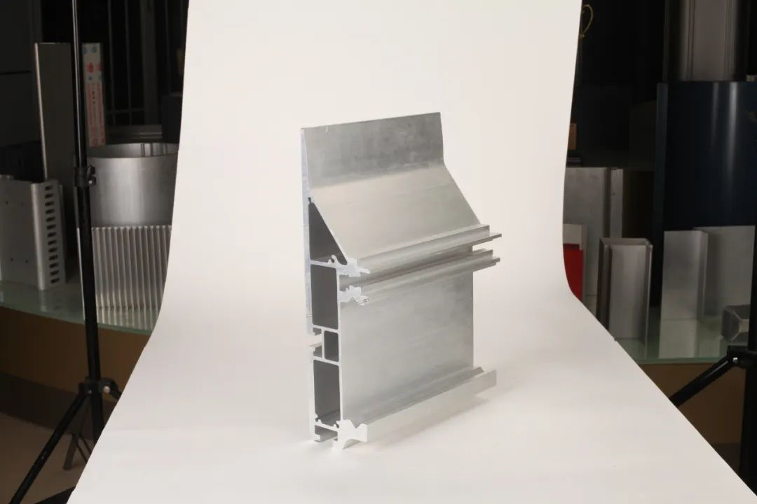 工業鋁型材可根據哪些方面進行選型?中亞鋁業告訴你!(圖3) 工業鋁型材可根據哪些方面進行選型?中亞鋁業告訴你!(圖3)